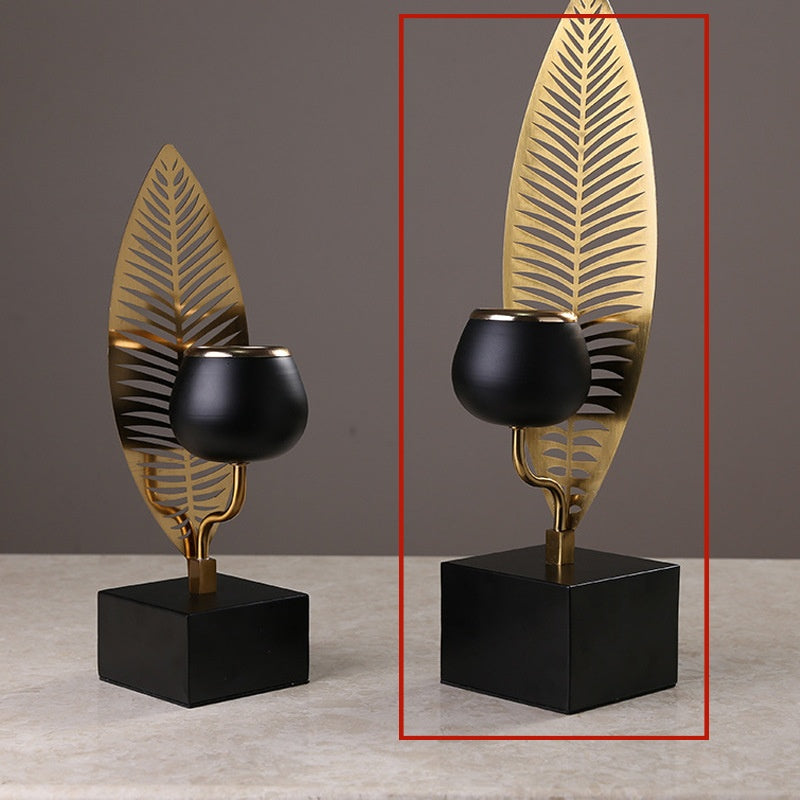 Nordic Electroplated Metal Candle Holder – Modern Decorative Ornament