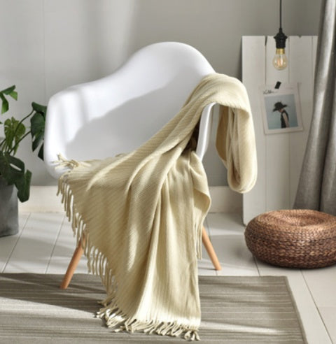 Knitted Tassel Blanket – Soft Sofa & Napping Throw