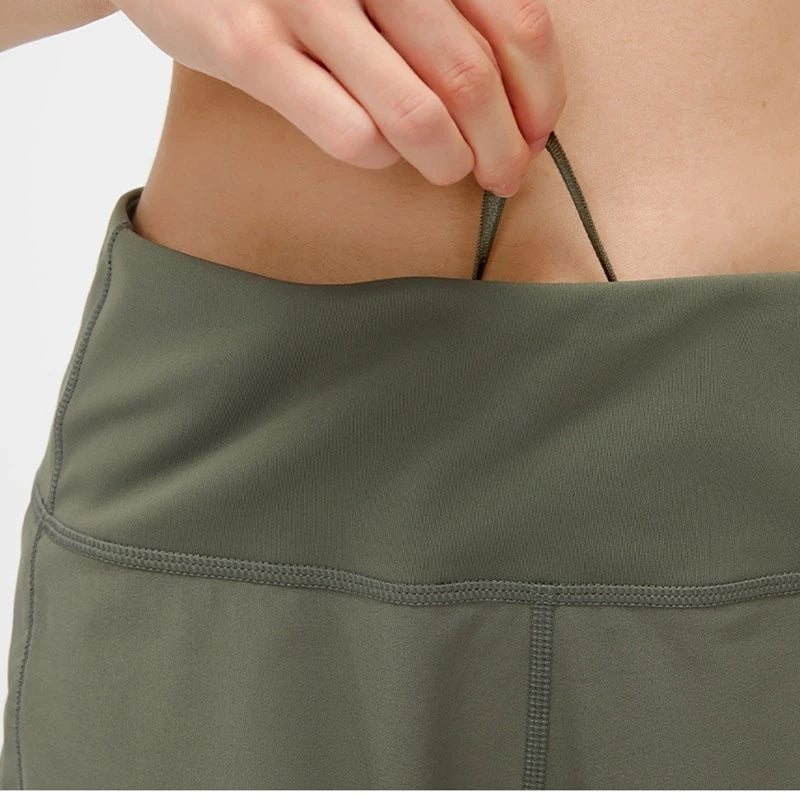 Women’s Yoga Shorts with Back Zip Pocket – High-Stretch, Breathable Sports Shorts for Training & Running