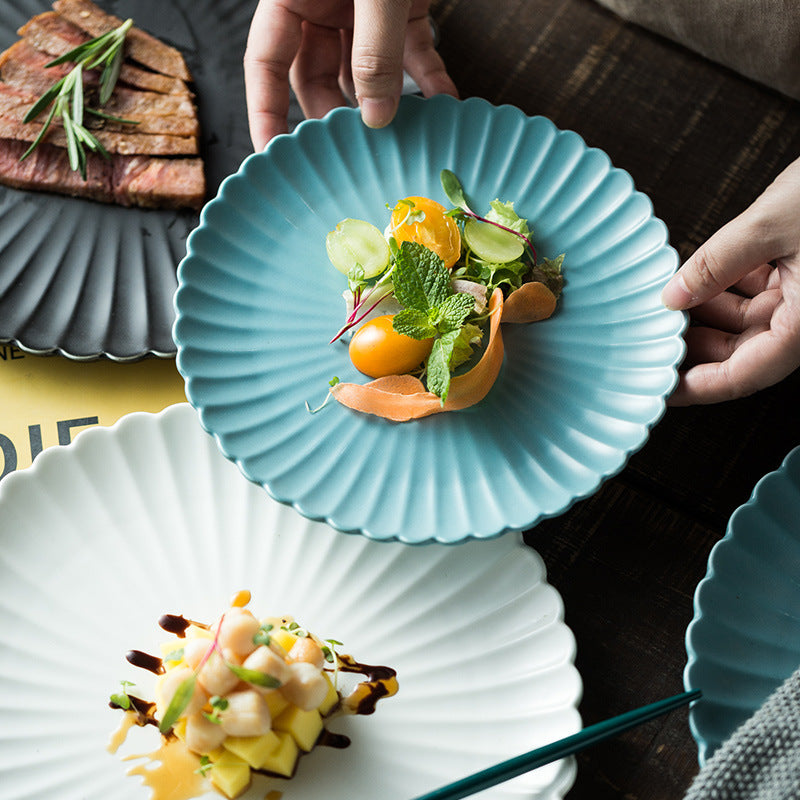 Porcelain Tea Plate – Simple, Round, Heat-Resistant