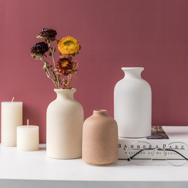 Nordic Ceramic Vase – Handmade Minimalist Flower Vase for Home & Office Decor