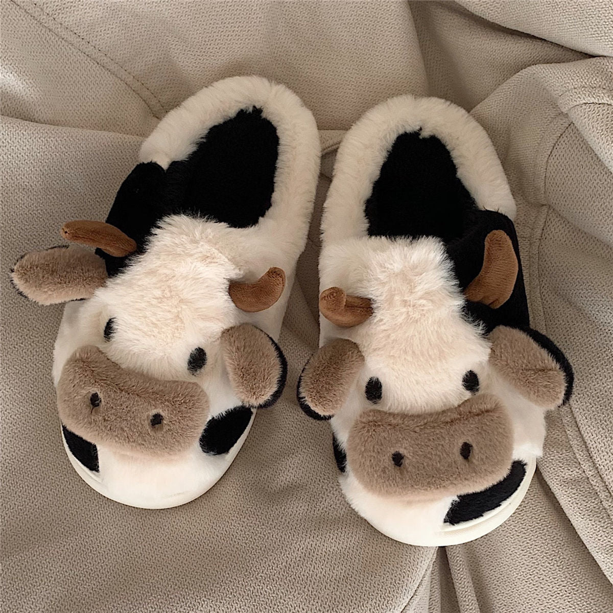 Cute Cow Slippers for Women – Warm, Non-Slip Indoor & Outdoor Plush Slides