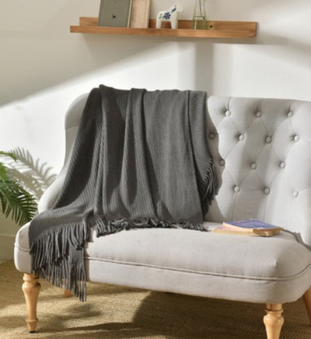 Knitted Tassel Blanket – Soft Sofa & Napping Throw