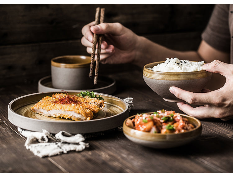 Japanese-Style Ceramic Plate – Round Retro Dinnerware