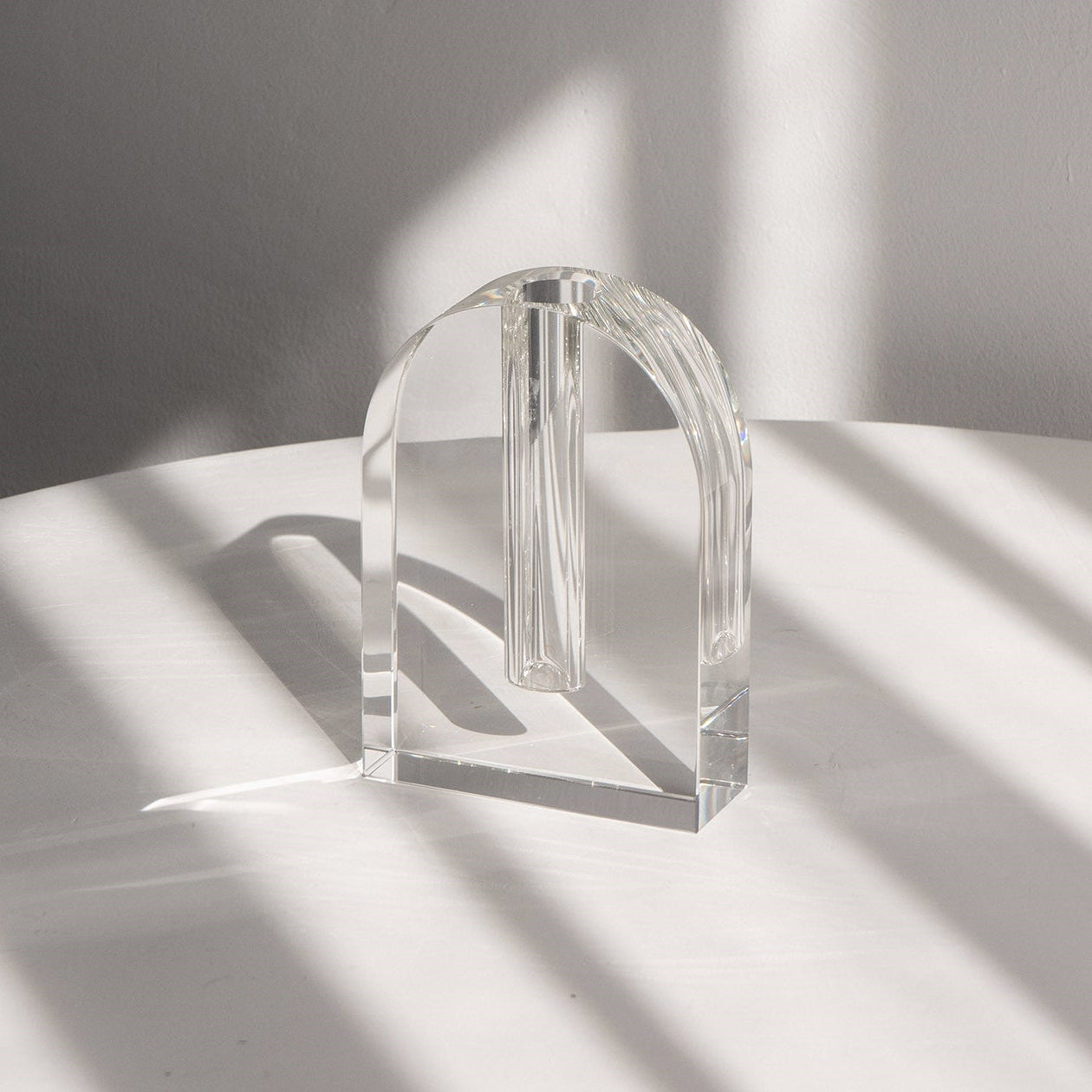 Transparent Crystal Vase – Modern Solidification Series Decorative Vase