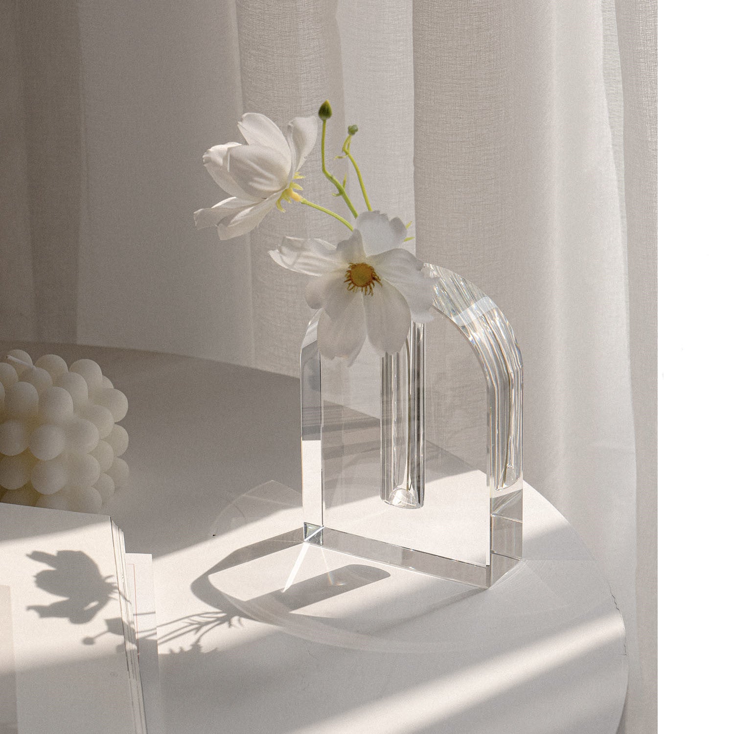 Transparent Crystal Vase – Modern Solidification Series Decorative Vase