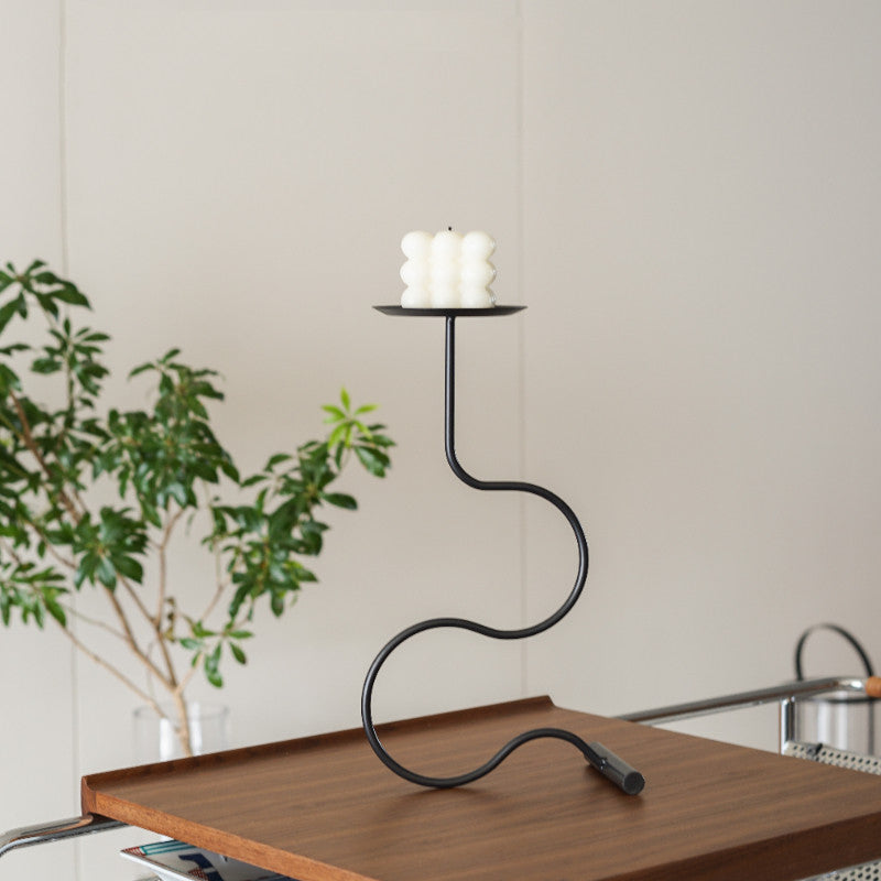 Retro Iron Candle Holder – French-Style Nordic Home Decoration
