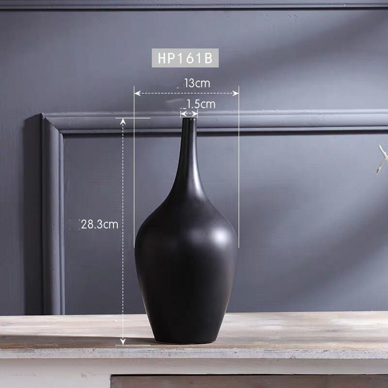 Vaso moderno em cerâmica em preto e branco – Decoração minimalista para arranjos florais de mesa.