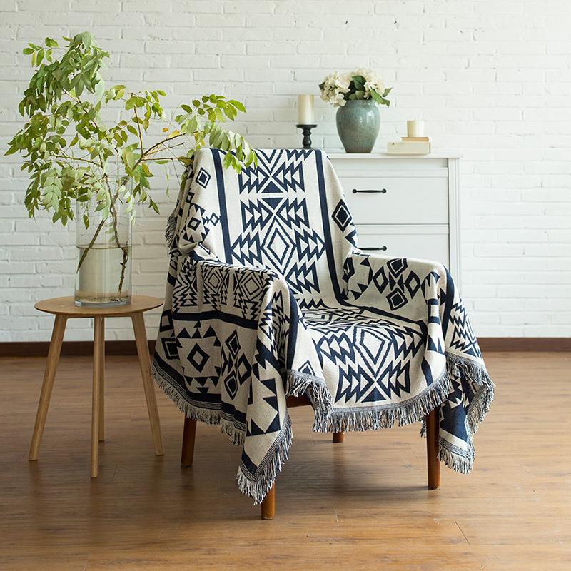 Geometric Cotton Blanket Throw – Soft & Breathable Comforter