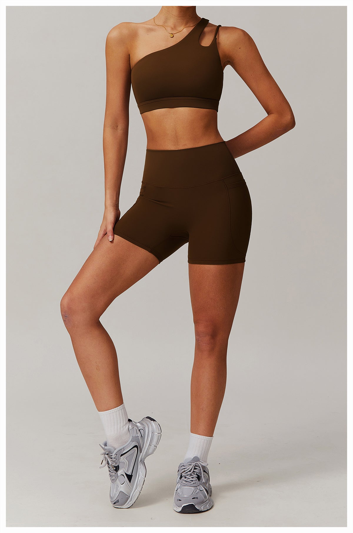 Premium One-Piece Sports Bra – Full Coverage, Comfortable, and Stylish for All Seasons