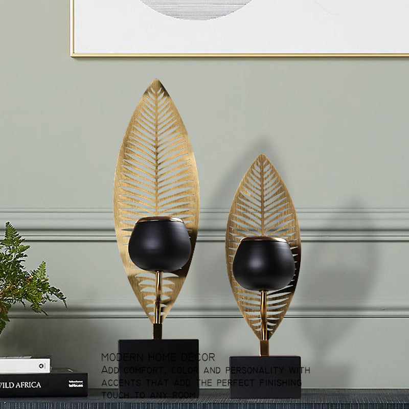 Nordic Electroplated Metal Candle Holder – Modern Decorative Ornament