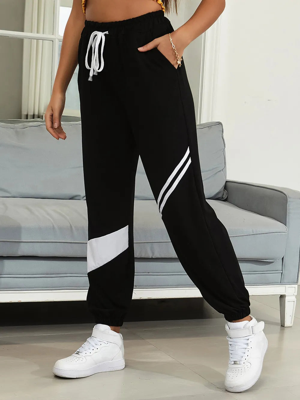 Drawstring Contrast Joggers with Pockets – Comfortable & Stylish Everyday Wear