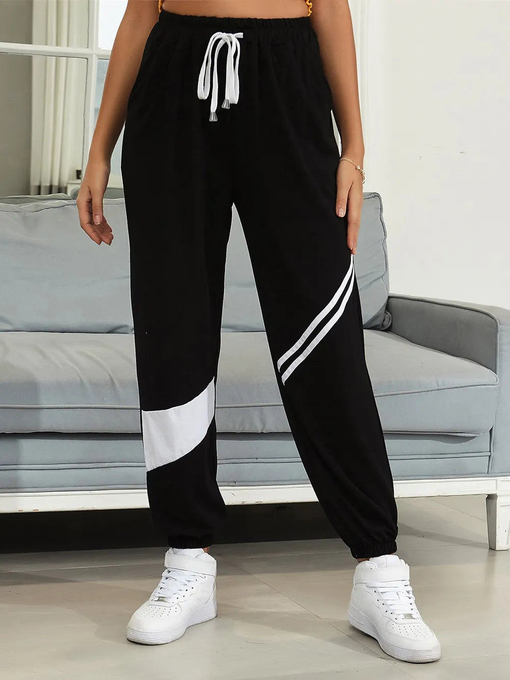Drawstring Contrast Joggers with Pockets – Comfortable & Stylish Everyday Wear