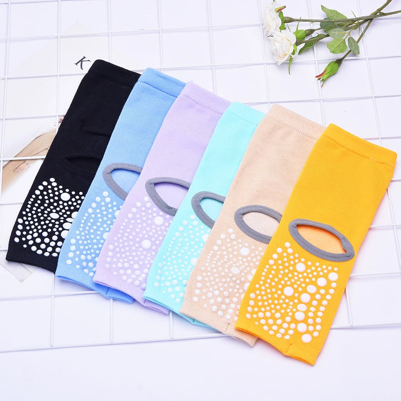 جوارب يوغا مانعة للانزلاق ذات إصبعين للنساء - جوارب قطنية مسامية وسريعة الجفاف مناسبة للبيلاتس والباليه