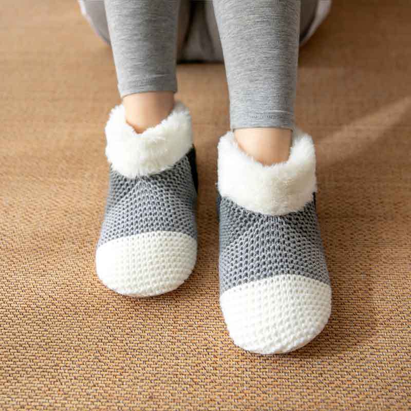 Women’s Plush Color-Matching Indoor Floor Socks – Non-Slip, Warm Winter Home Socks