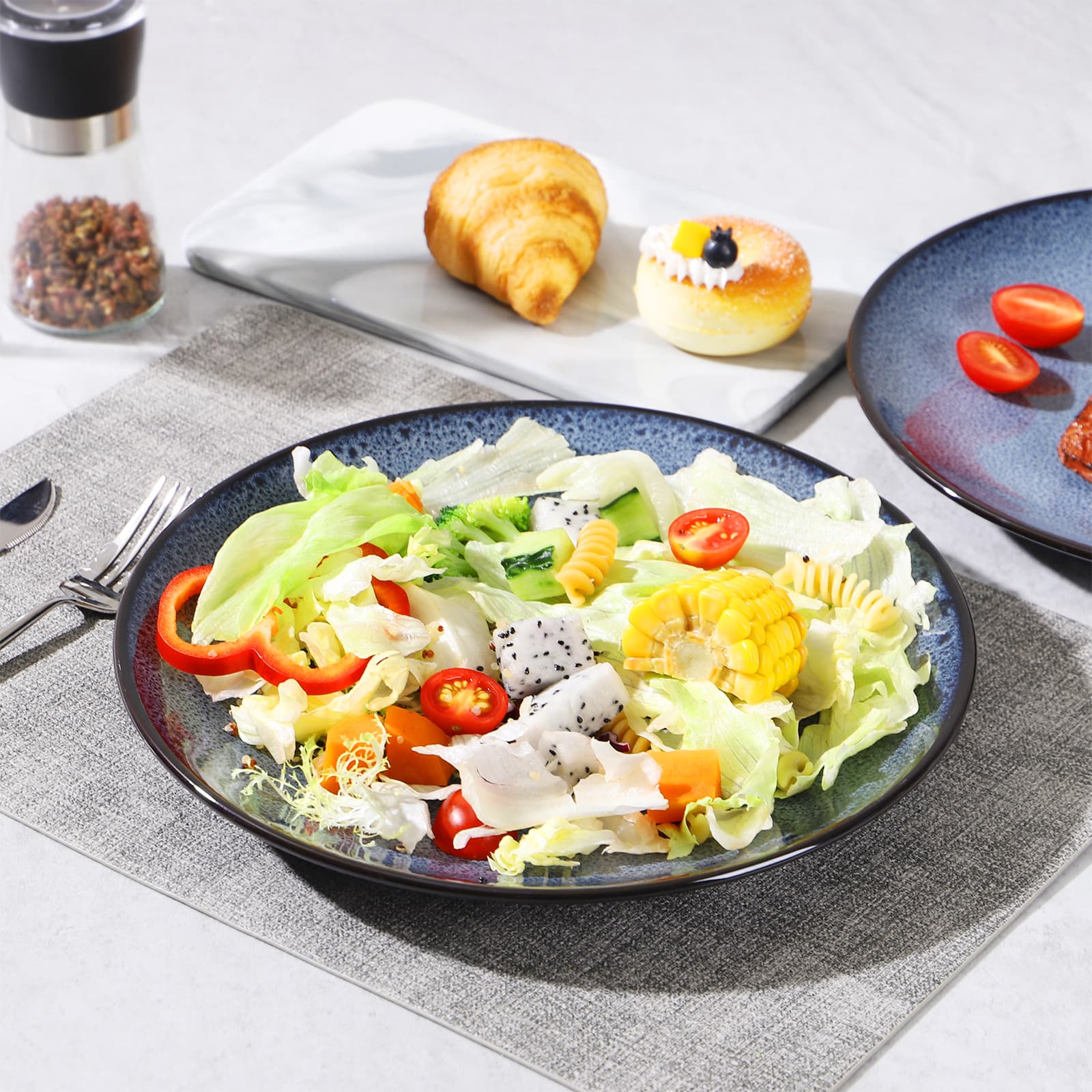 Ceramic Blue Plate – Elegant & Durable Everyday Dinnerware