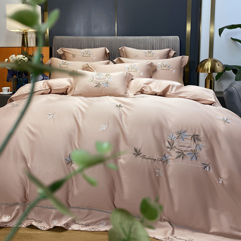 Roupa de cama com capa de edredão bordada de luxo leve e macia, em algodão acetinado, agradável à pele.