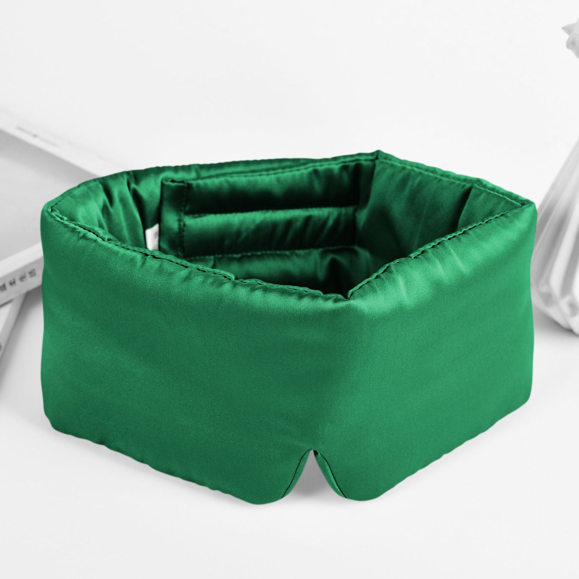 Silk Eye Mask for Sleep – Skin-Friendly, Breathable, Noise-Reducing Sleep Mask